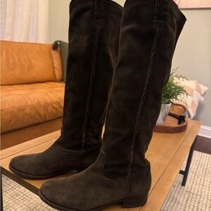 Frye Boots Women's 7.5 Cara Brown Suede Leather Heeled